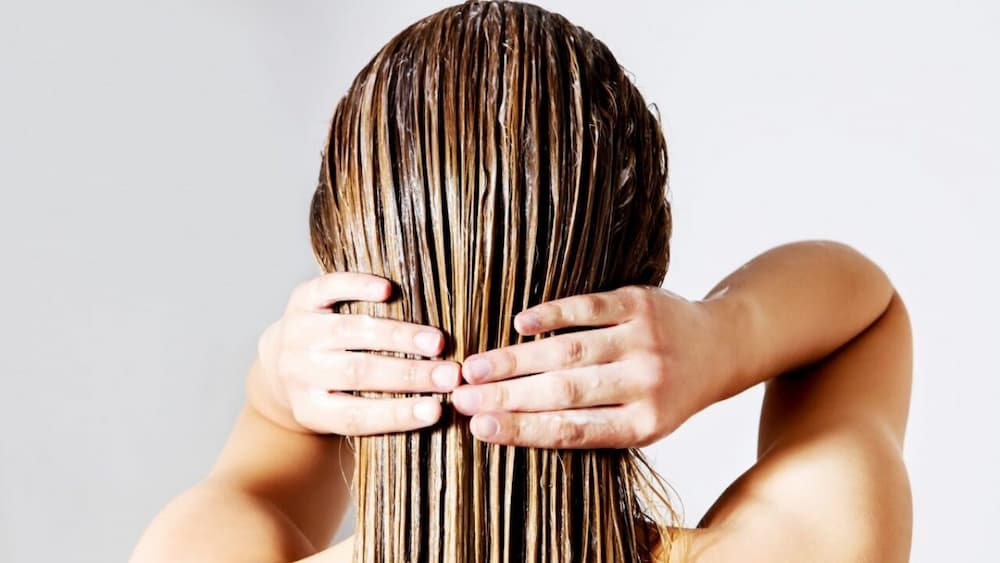What is Damp Hair? How to Take Care of It?
